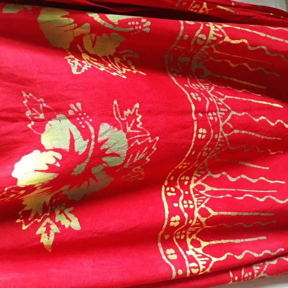 PINAPPLE MOON OVERSIZED RED HIBISCUS SCARF - Picture 2 of 5